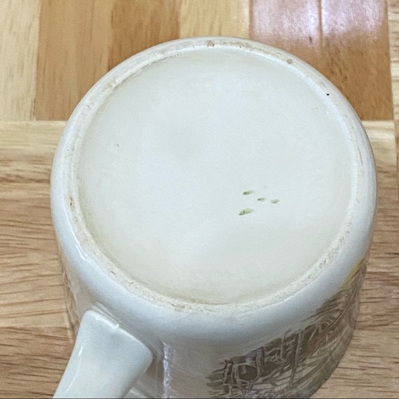 Vintage Johnson Bros The Friendly Village The Ice House Mug and Saucer Set - Picture 12 of 12